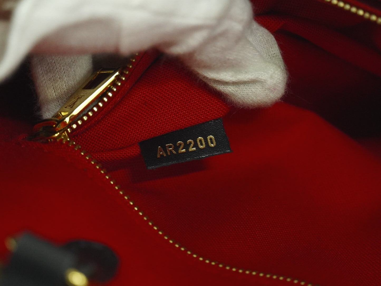 LOUIS VUITTON LV オンザゴー GM ジャイアント モノグラム リバース M45320