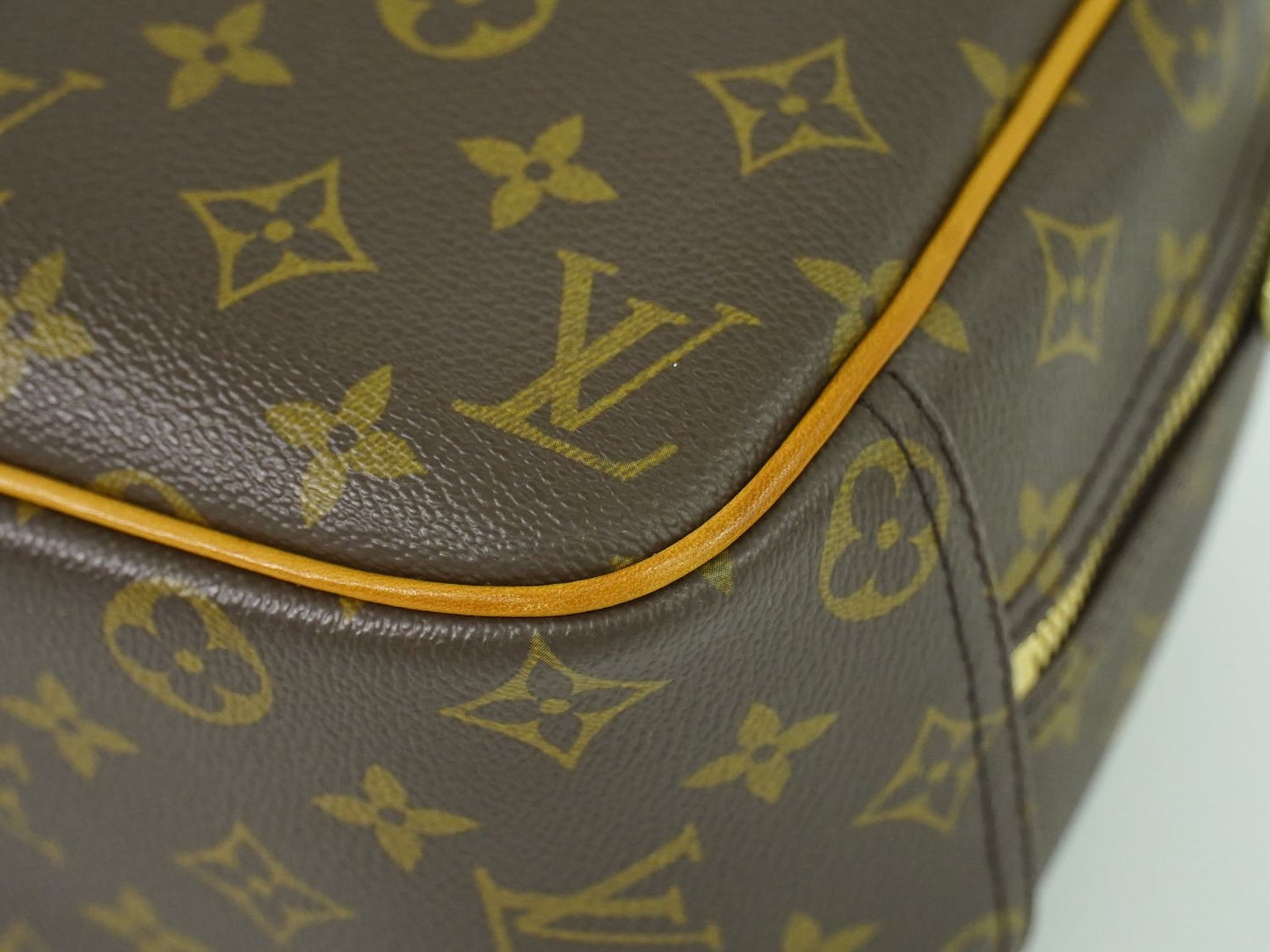 LOUIS VUITTON トゥルーヴィル モノグラム ハンドバッグ M42228