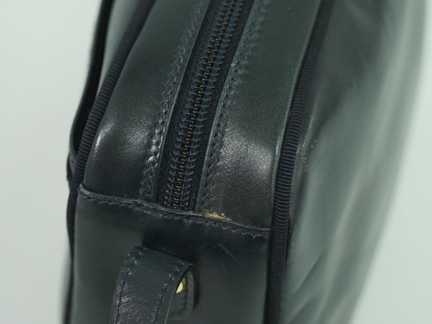 Salvatore Ferragamo ヴァラ ショルダーバッグ ネイビー
