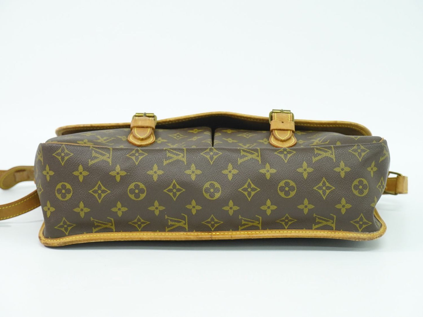 LOUIS VUITTON ジベシエール GM ショルダーバッグ M42249