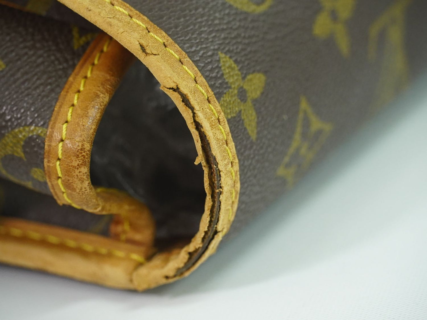 LOUIS VUITTON ジベシエール GM ショルダーバッグ M42249