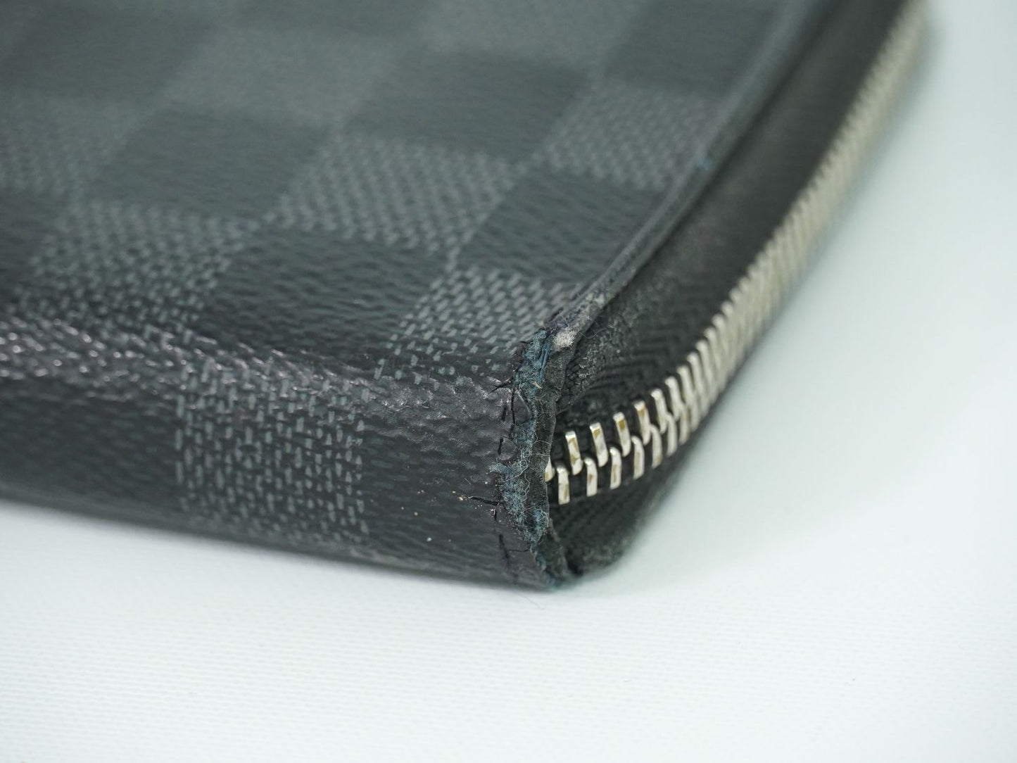 LOUIS VUITTON ジッピー オーガナイザー ダミエ グラフィット 長財布 N63077