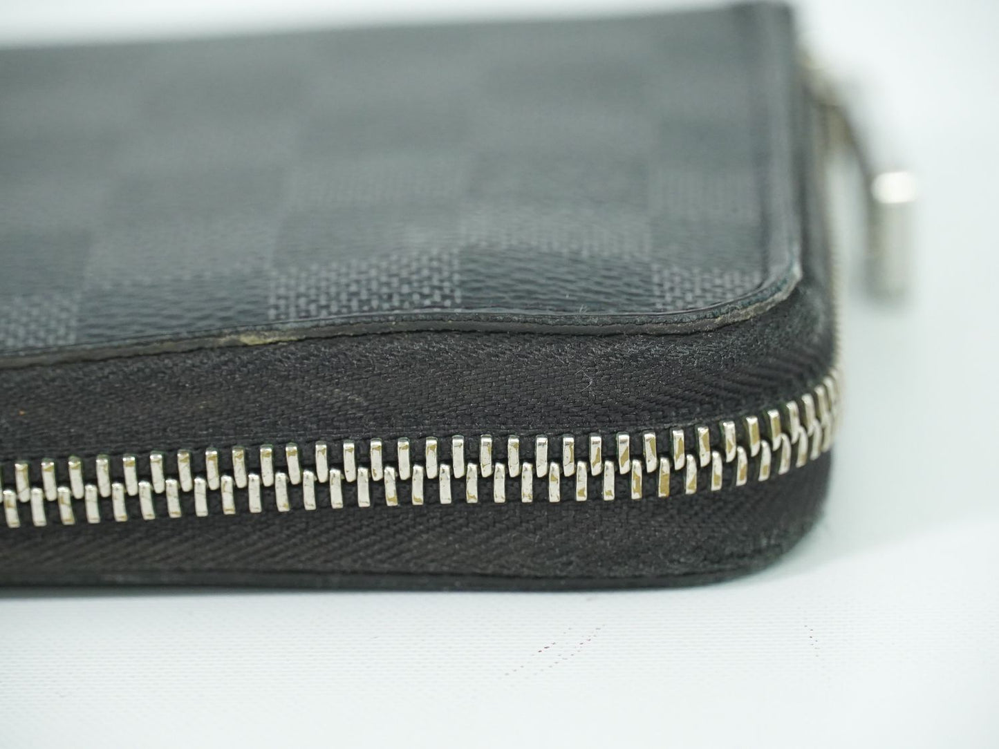 LOUIS VUITTON ジッピー オーガナイザー ダミエ グラフィット 長財布 N63077