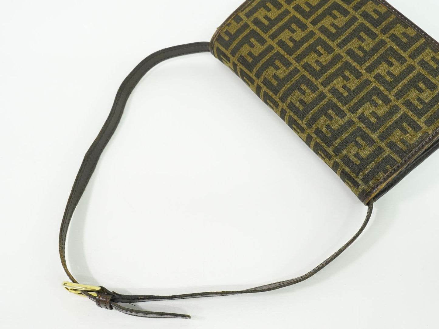 FENDI ズッカ ショルダーバッグ ブラウン