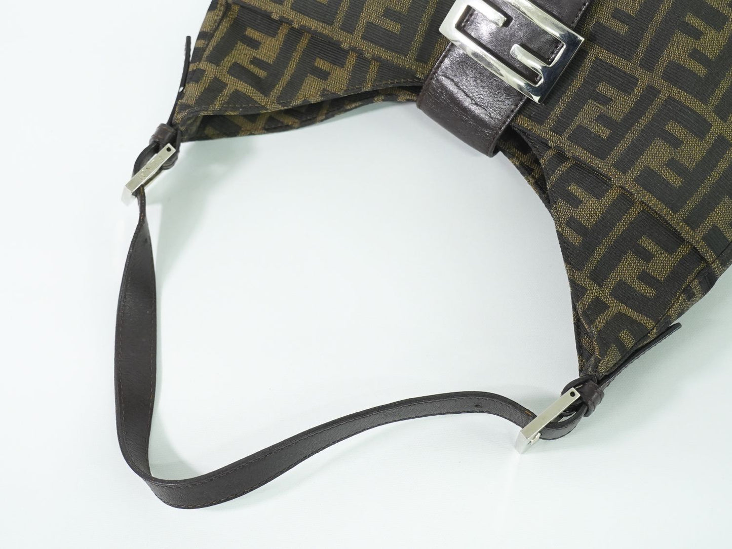 FENDI ズッカ ショルダーバッグ ブラウン 26569