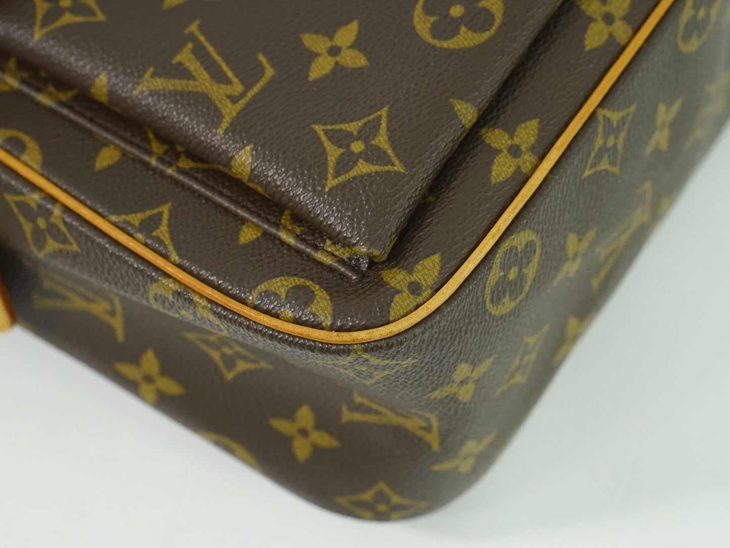 LOUIS VUITTON ヴィバ シテ PM モノグラム ショルダーバッグ M51163