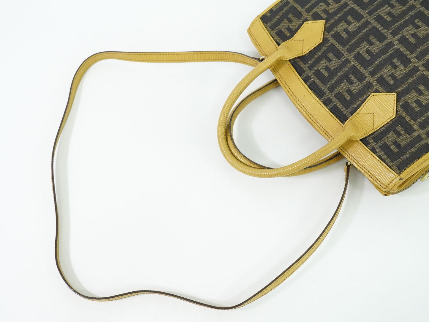 FENDI ズッカ 2WAY ショルダーバッグ ブラウン