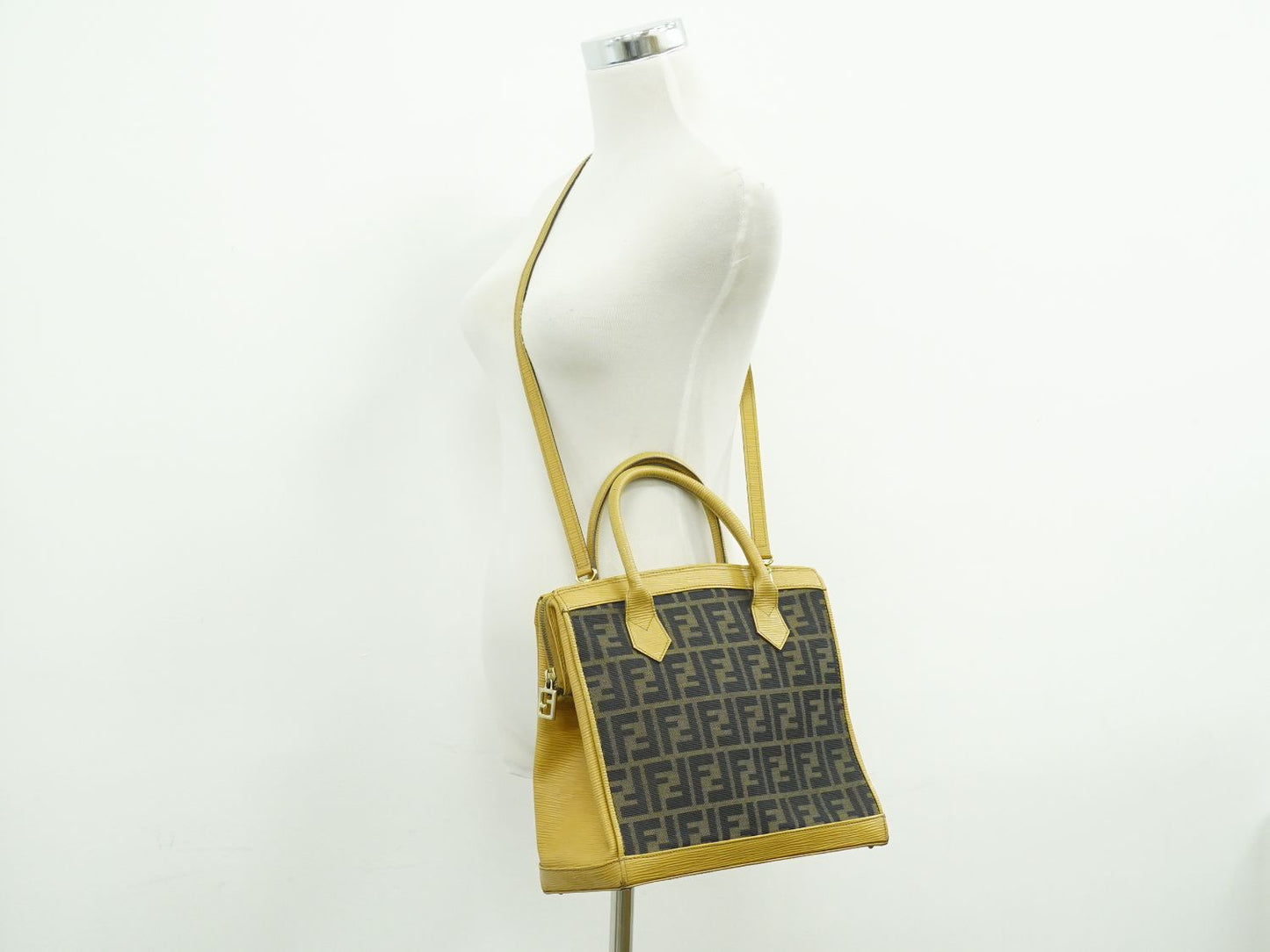 FENDI ズッカ 2WAY ショルダーバッグ ブラウン