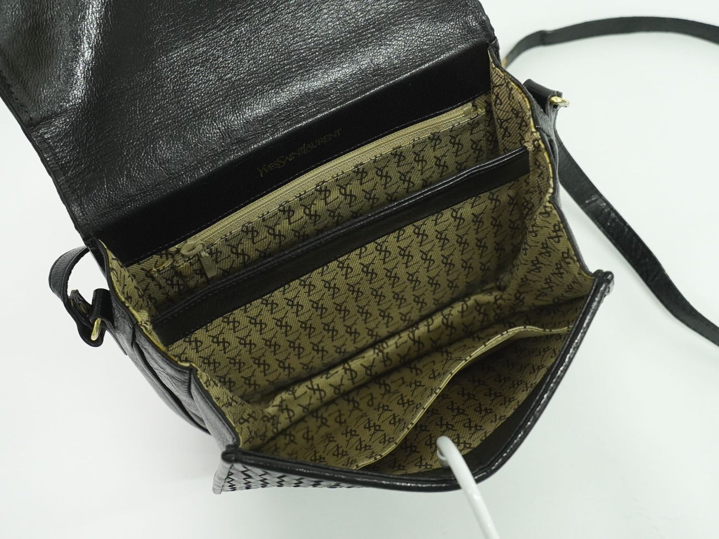 YVES SAINT LAURENT ショルダーバッグ ブラック