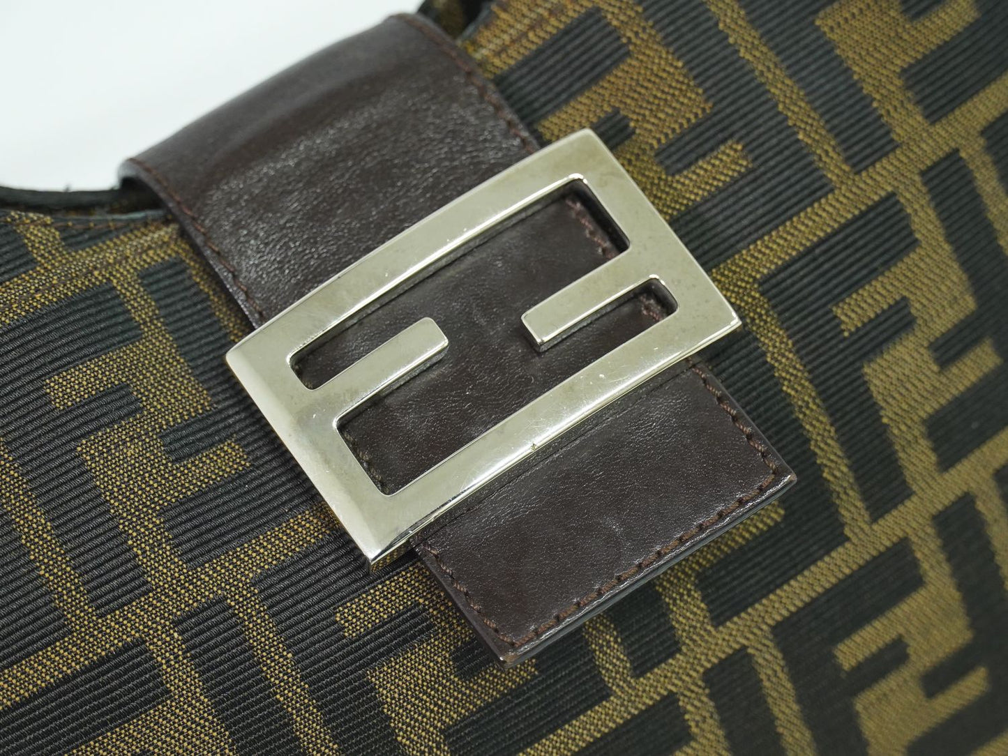 FENDI ズッカ ショルダーバッグ ブラウン 265695