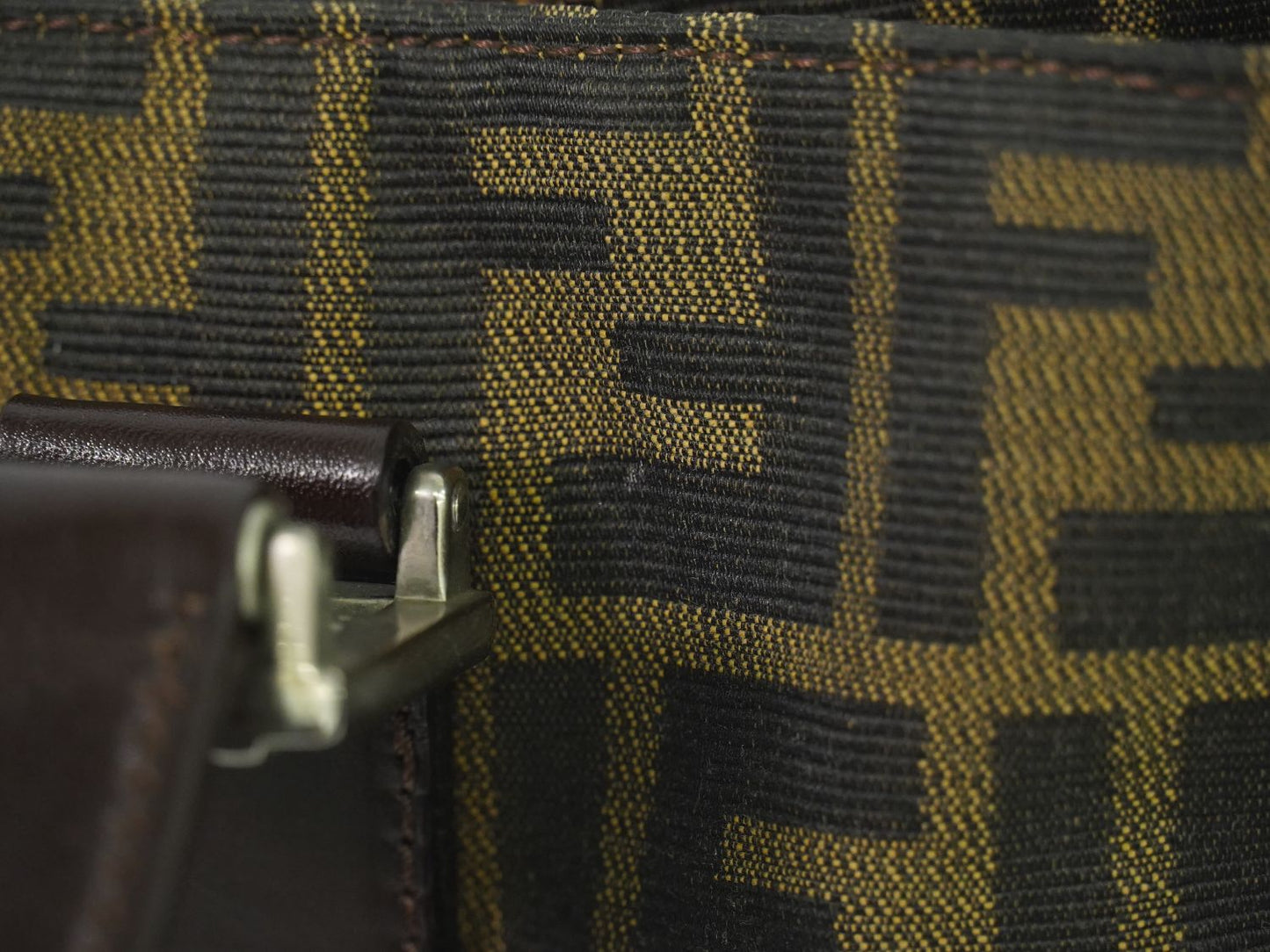 FENDI ズッカ ハンドバッグ ブラウン 26329