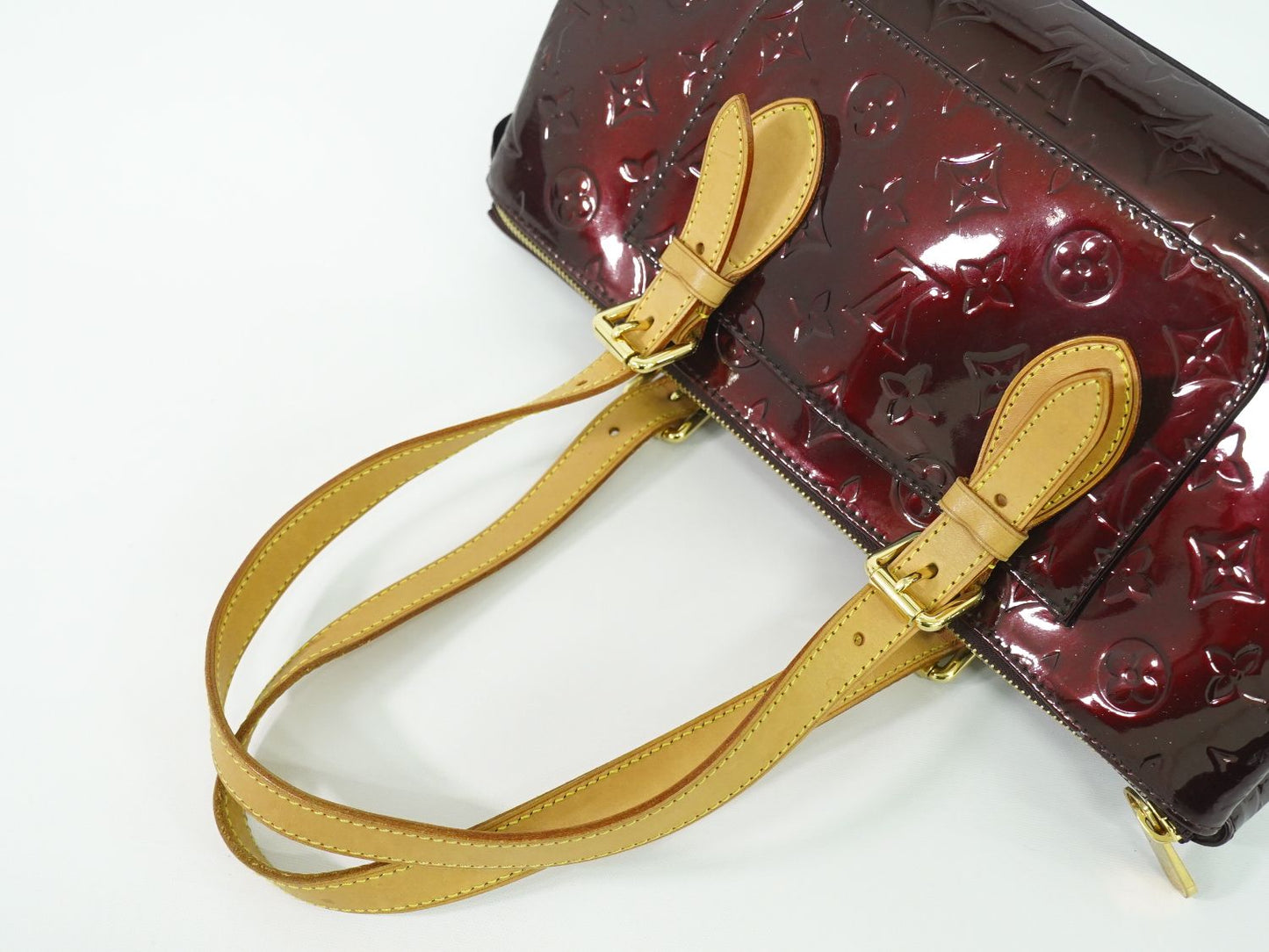 LOUIS VUITTON ローズウッド アヴェニュー ヴェルニ レザー ショルダーバッグ アマラント M93510