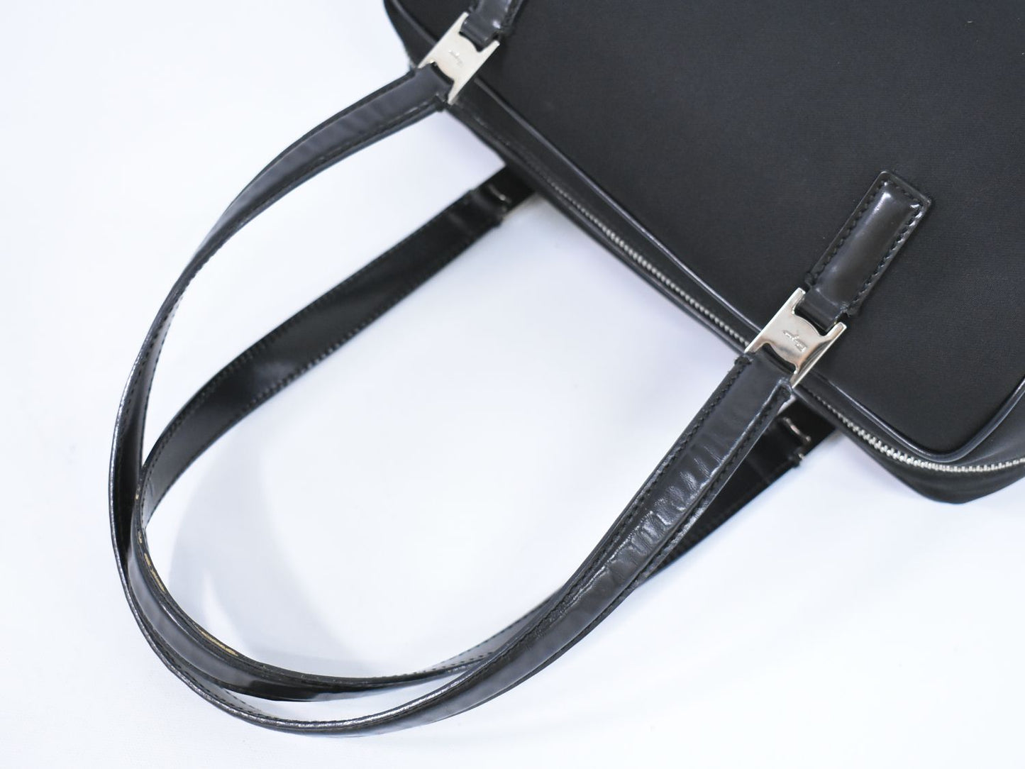 Salvatore Ferragamo ショルダーバッグ ブラック
