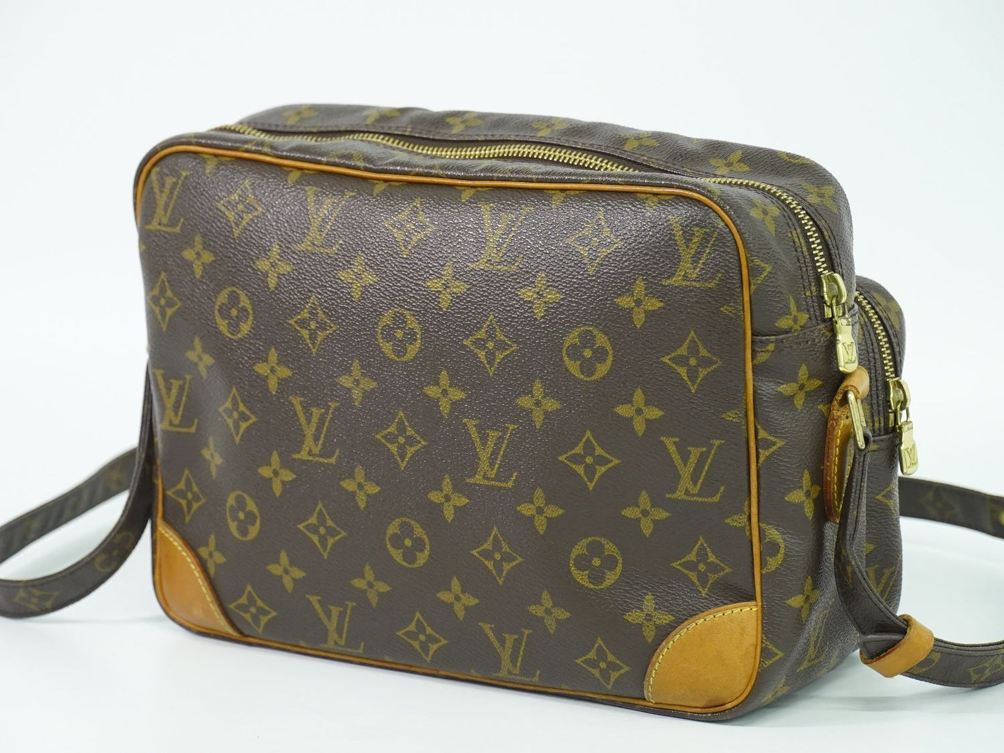 LOUIS VUITTON ナイル モノグラム ショルダーバッグ M45244