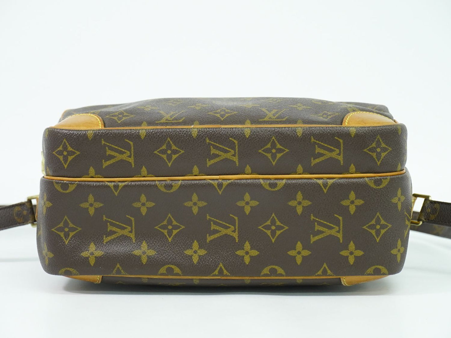 LOUIS VUITTON ナイル モノグラム ショルダーバッグ M45244
