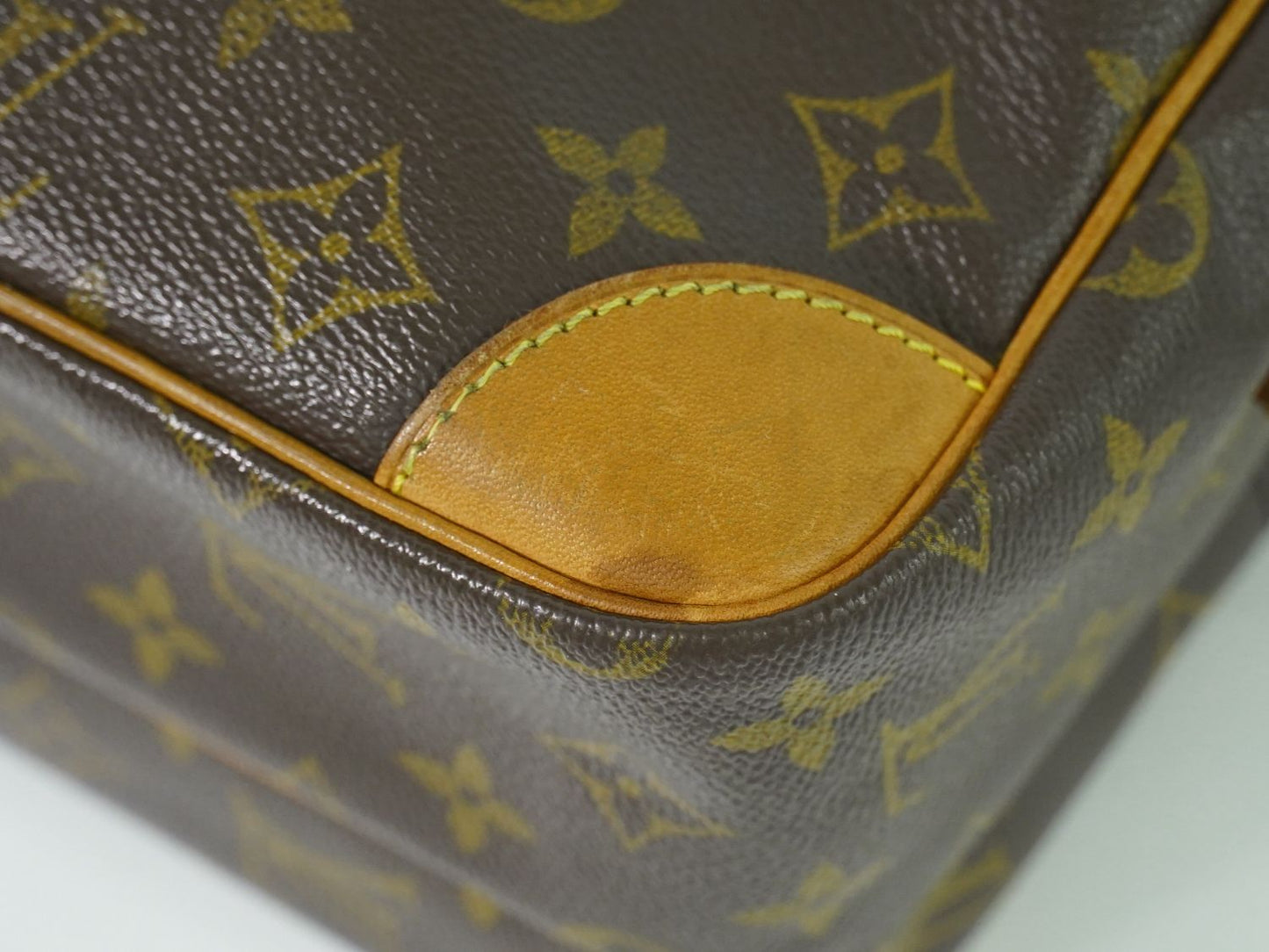 LOUIS VUITTON ナイル モノグラム ショルダーバッグ M45244