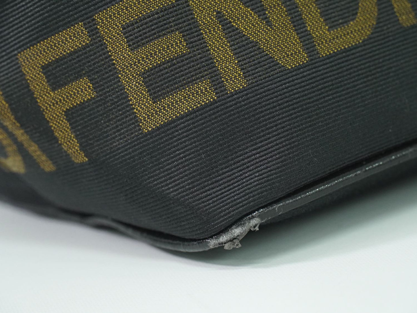 FENDI ハンドバッグ ブラック 26586