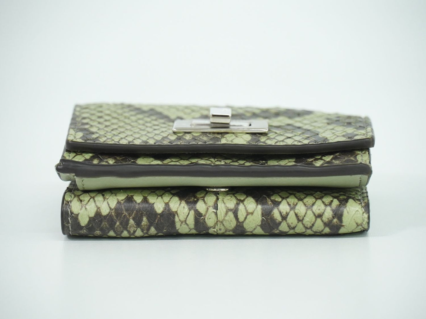 FENDI ピーカブー 折財布 グリーン系 ブラウン 8M0426