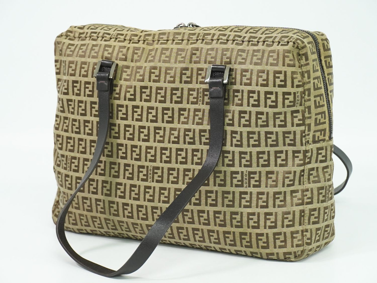 FENDI ズッキーノ ショルダーバッグ ベージュ 8BH031