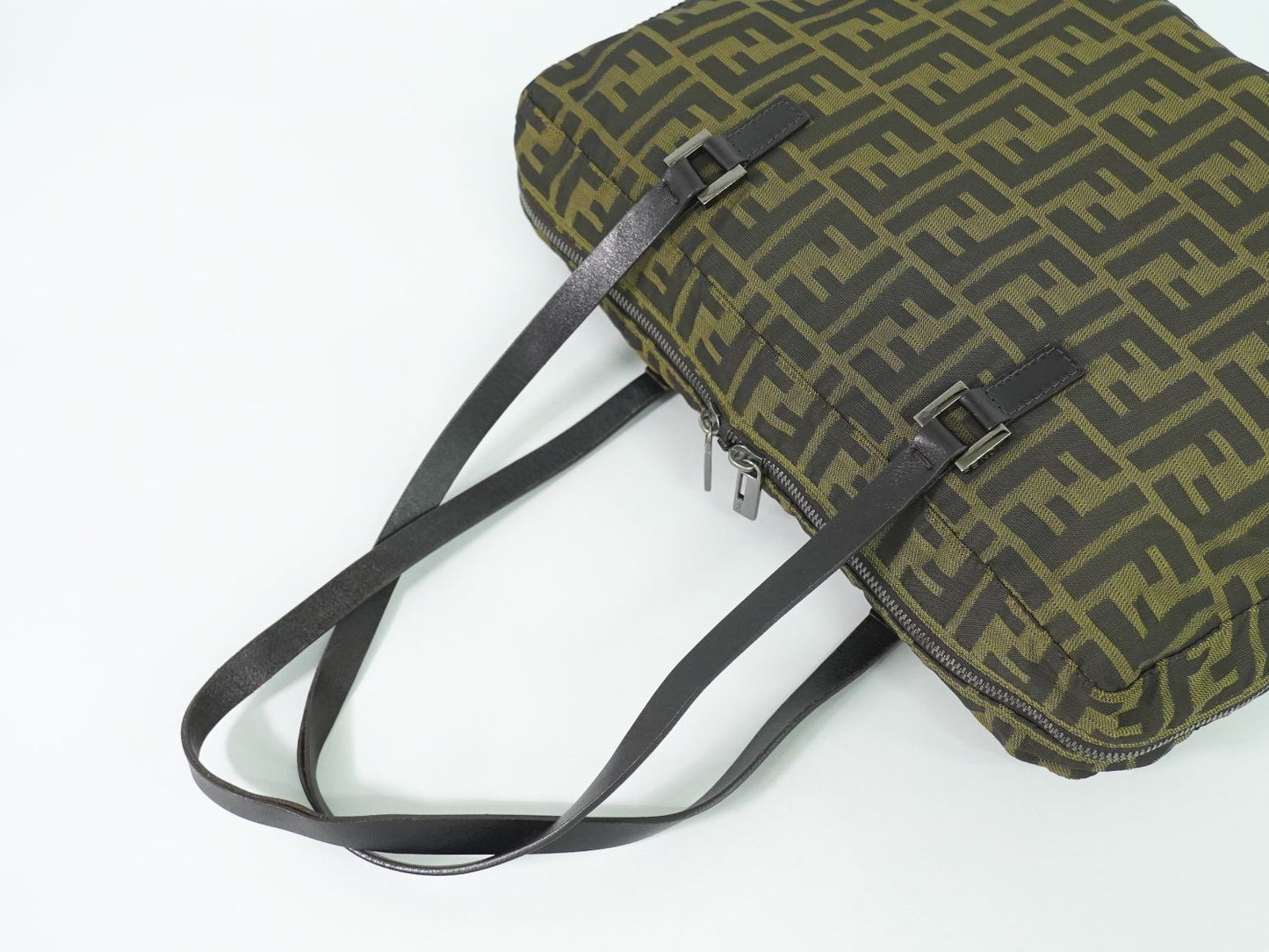 FENDI ズッカ ショルダーバッグ ブラウン 8BH031