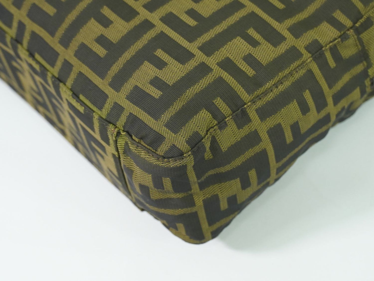 FENDI ズッカ ショルダーバッグ ブラウン 8BH031
