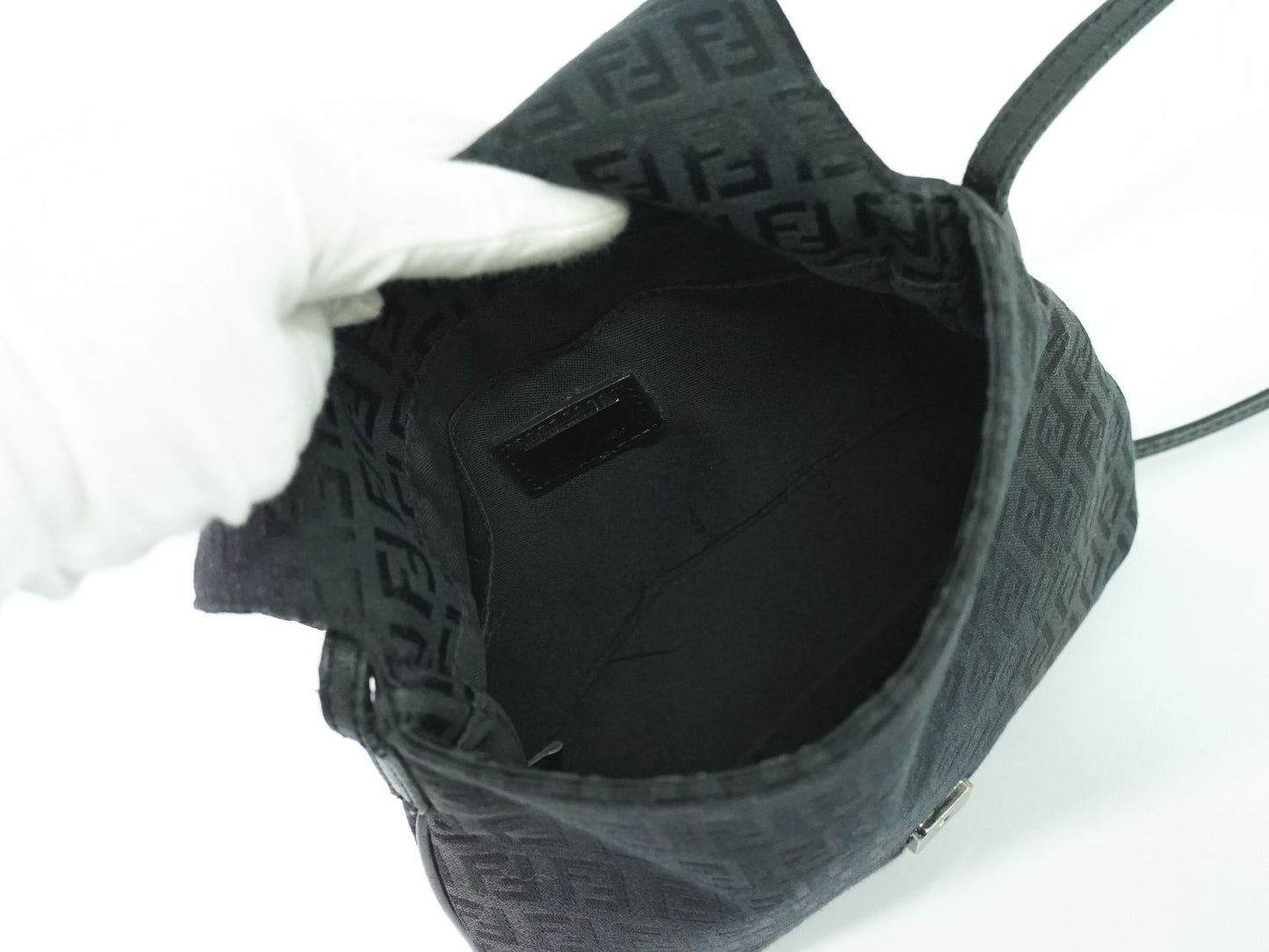 FENDI ズッキーノ ショルダーバッグ ブラック 8BT075