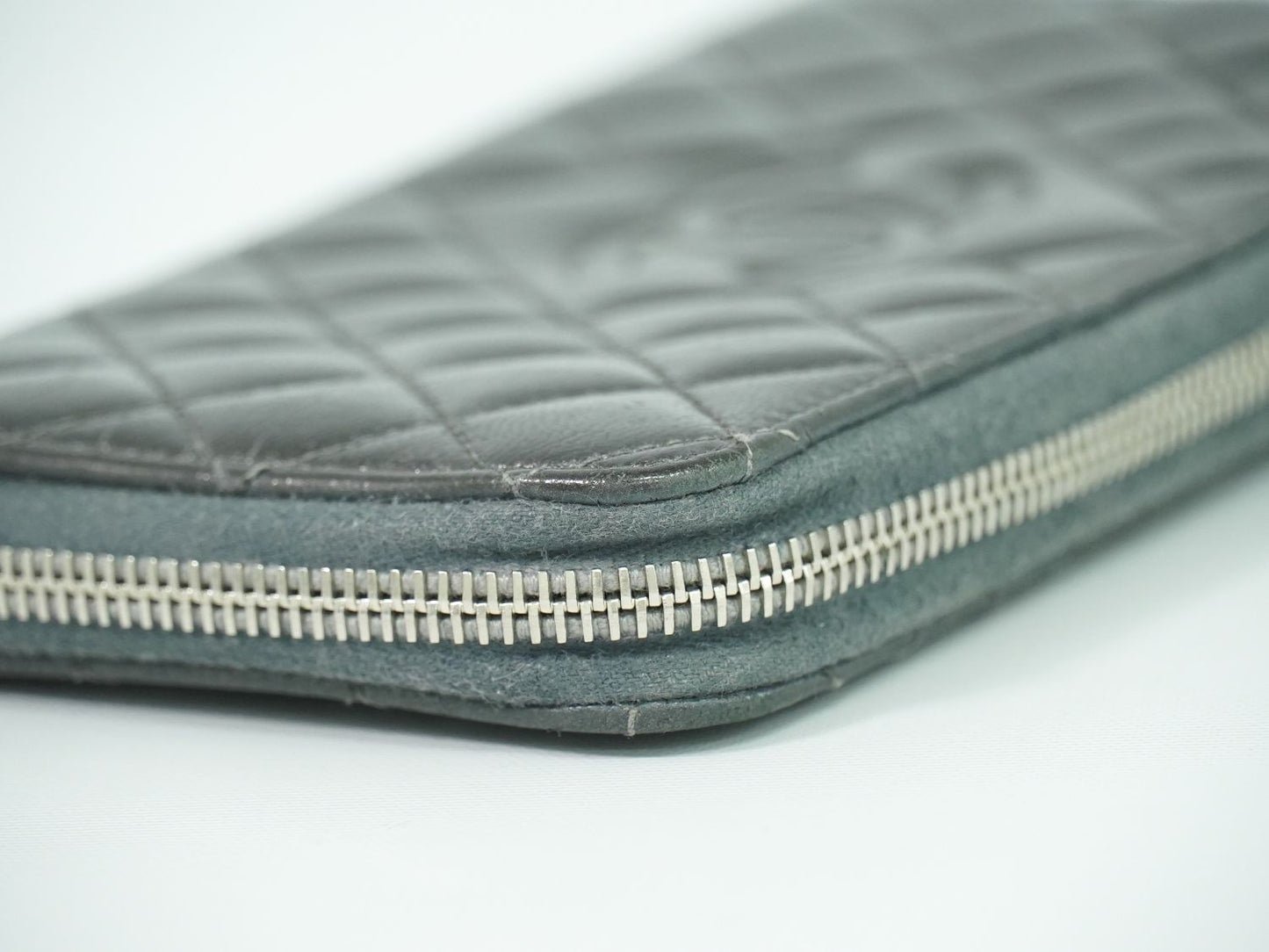 CHANEL マトラッセ ココマーク 長財布 グレー