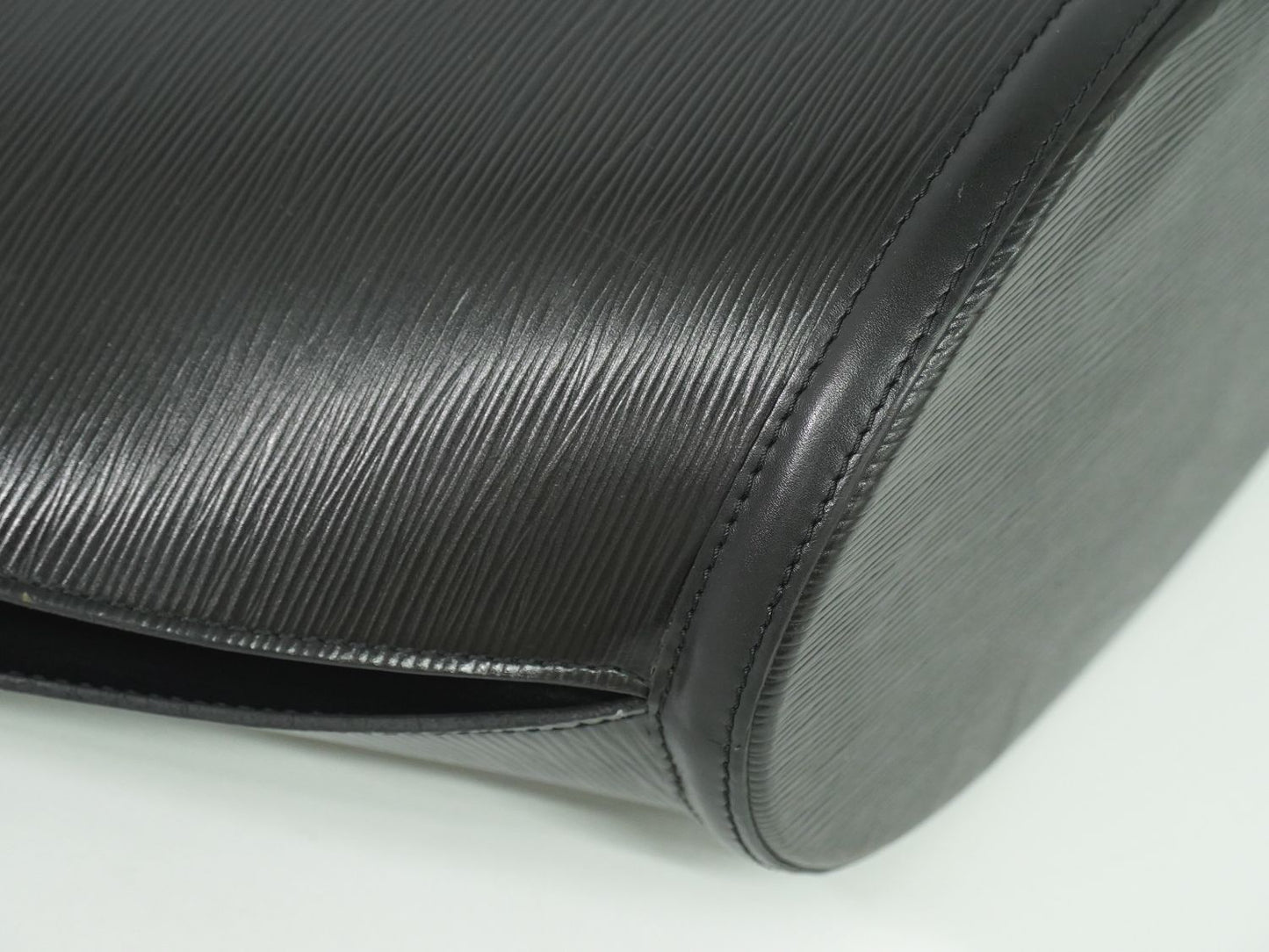 LOUIS VUITTON サンジャック ショッピング エピ レザー ショルダーバッグ ブラック M52262