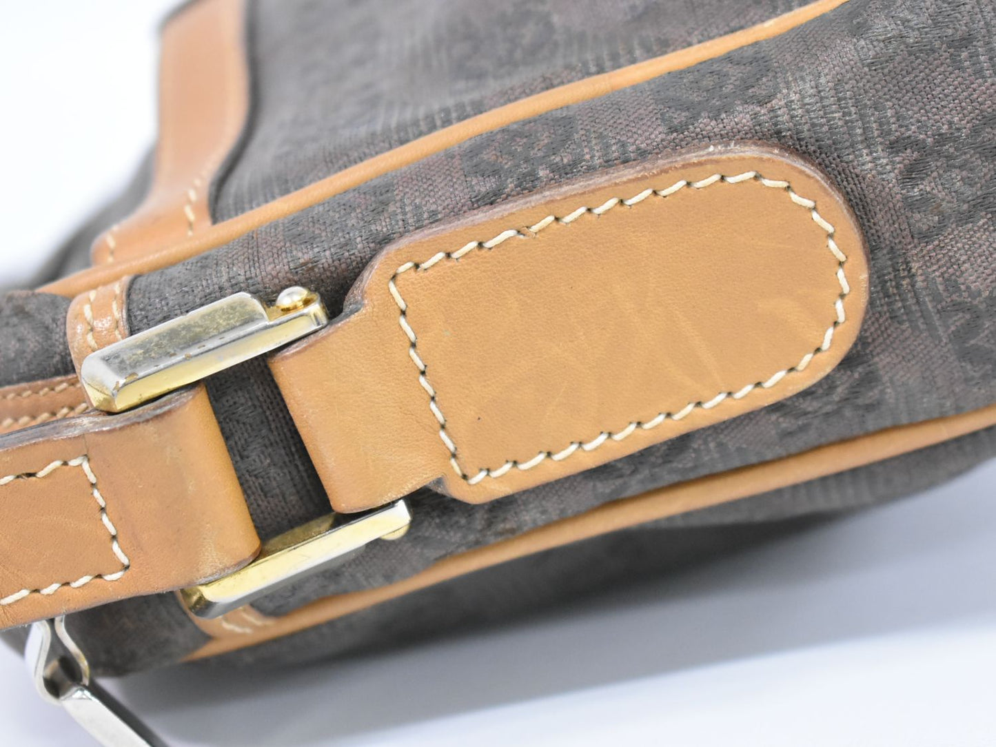 LOEWE アナグラム ショルダーバッグ ブラウン