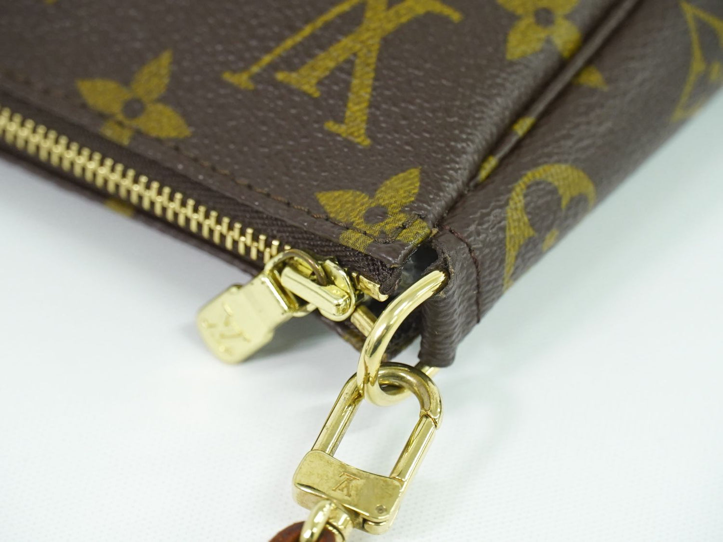 LOUIS VUITTON ポシェットアクセソワール モノグラム ポーチ ブラウン M51980