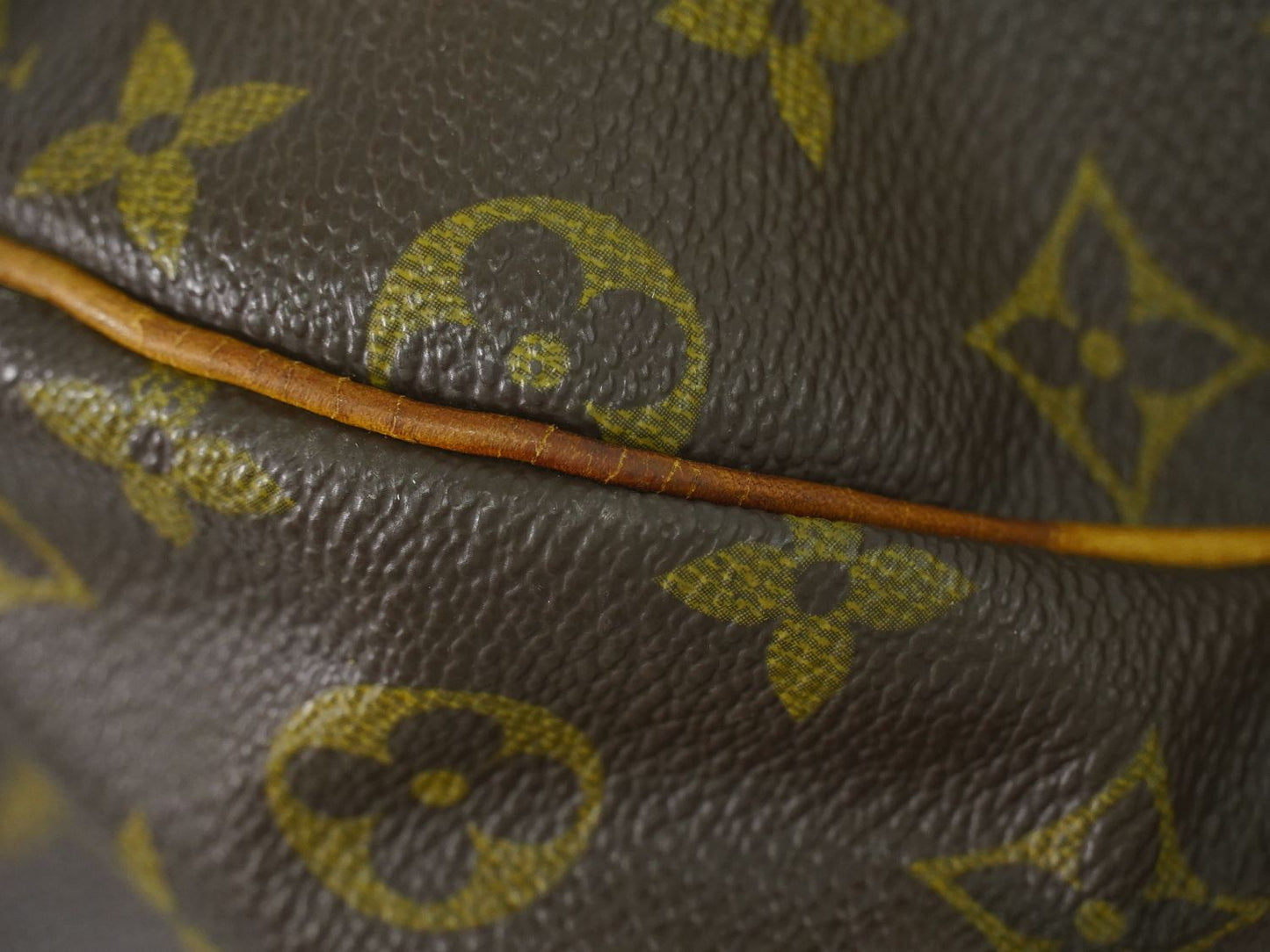 LOUIS VUITTON ソミュール 43 モノグラム ショルダーバッグ M42254