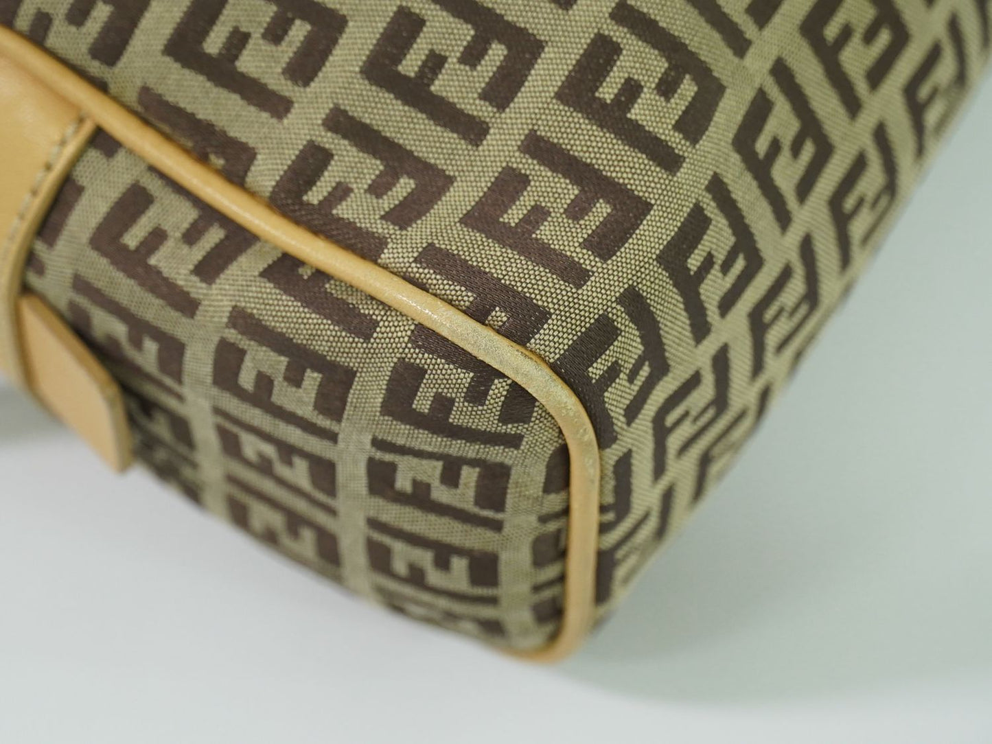 FENDI ズッキーノ ハンドバッグ ベージュ 8BL006