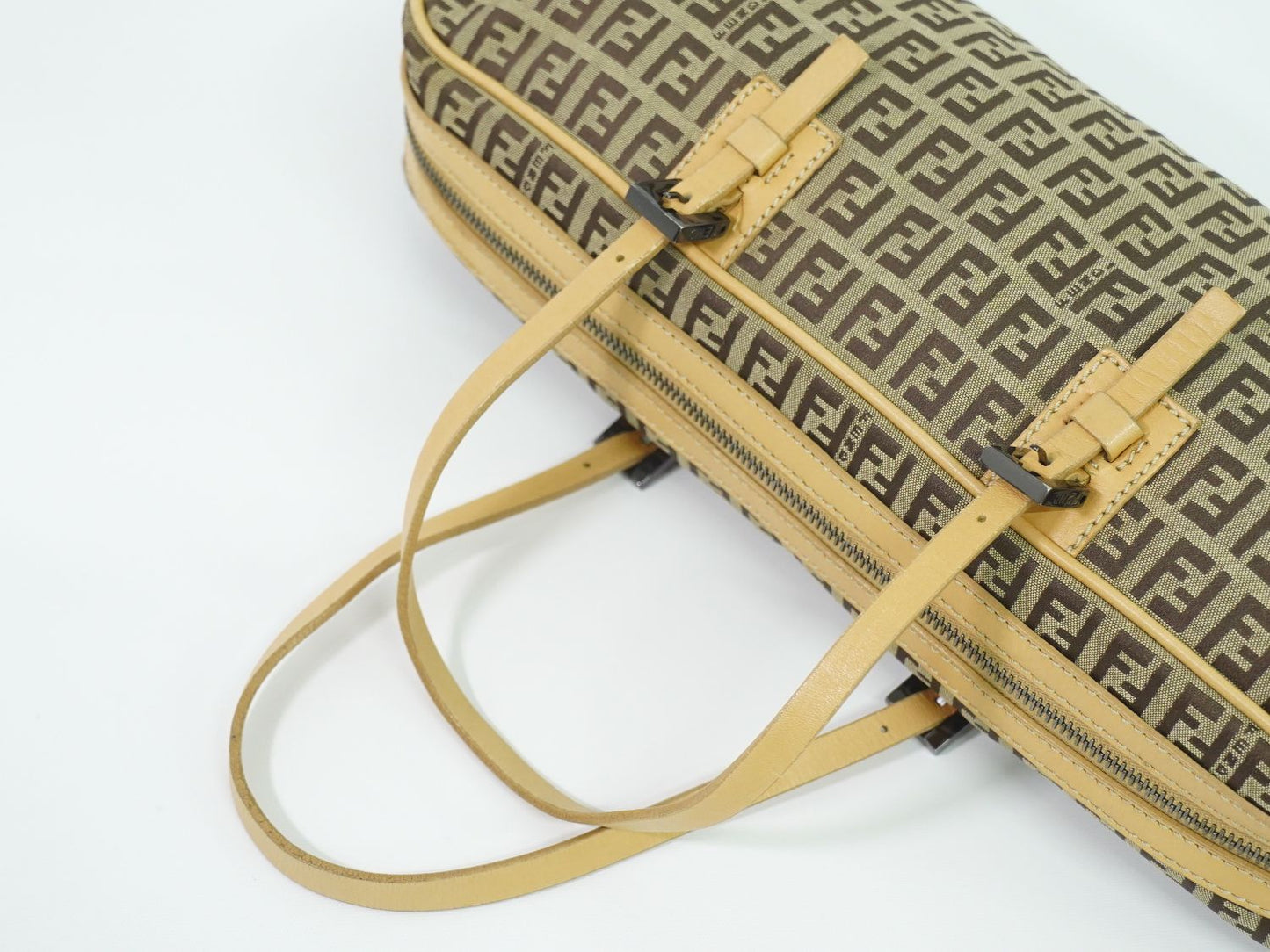 FENDI ズッキーノ ハンドバッグ ベージュ 8BL006