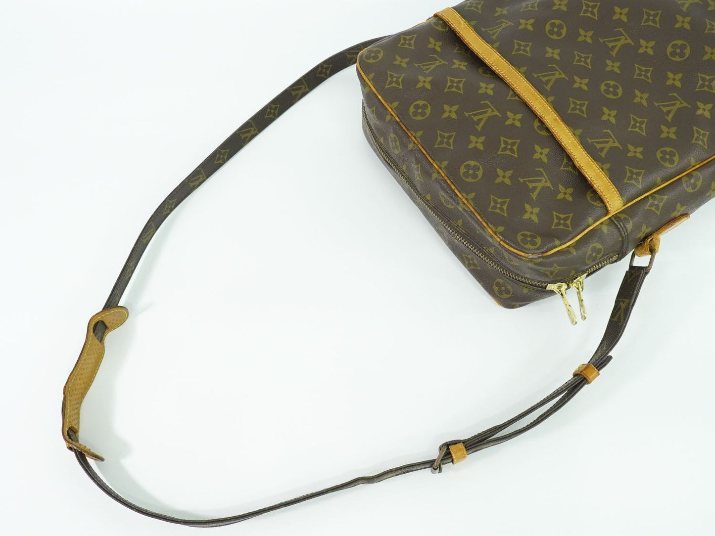 LOUIS VUITTON ダヌーブ GM モノグラム ショルダーバッグ M45262