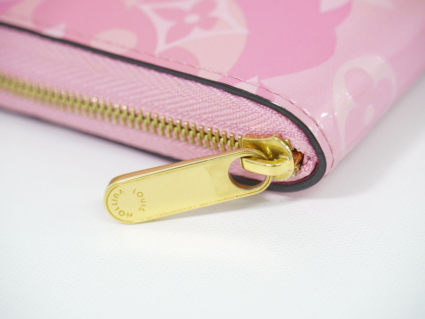 LOUIS VUITTON ジッピーコインパース ヴェルニ レザー コインケース ピンク M90590