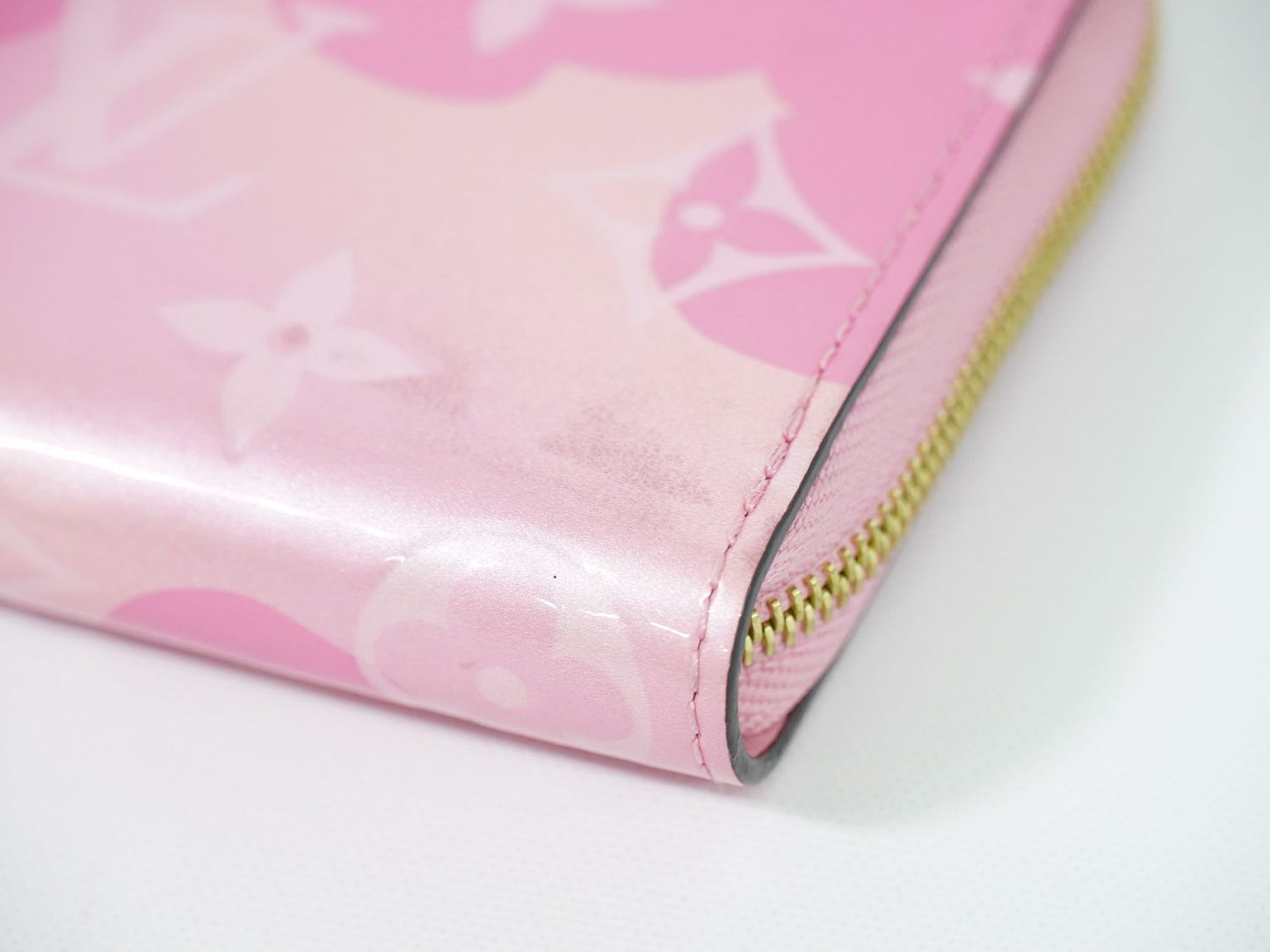 LOUIS VUITTON ジッピーコインパース ヴェルニ レザー コインケース ピンク M90590