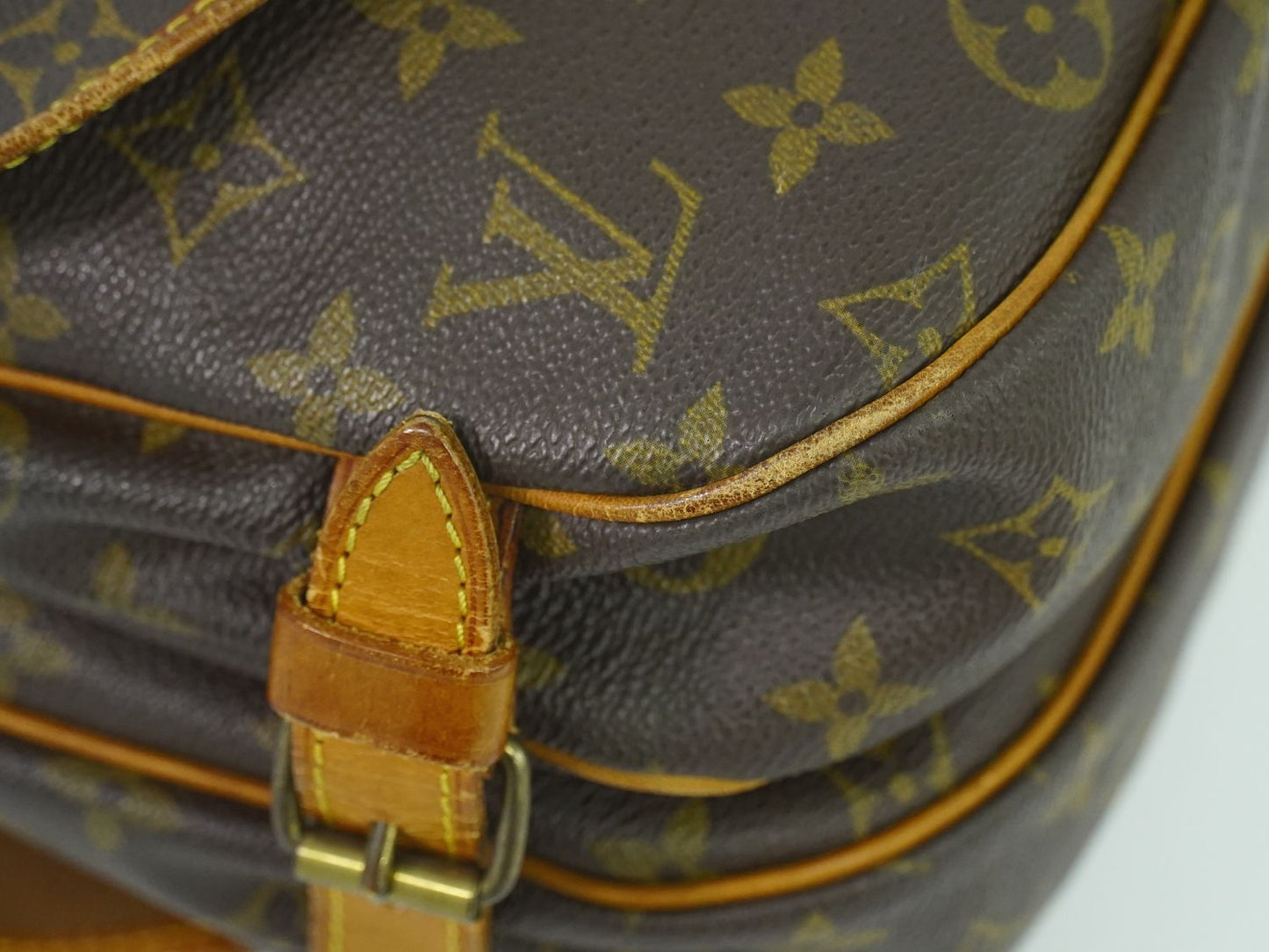 LOUIS VUITTON ソミュール 30 モノグラム ショルダーバッグ M42256