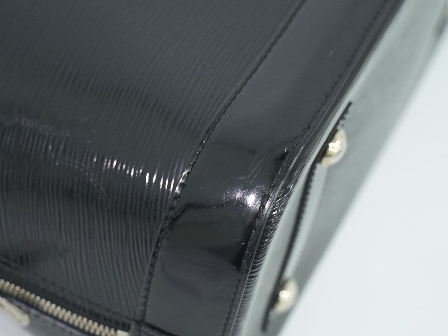 LOUIS VUITTON アルマ GM エピエレクトリック レザー ハンドバッグ ノワール M5289N