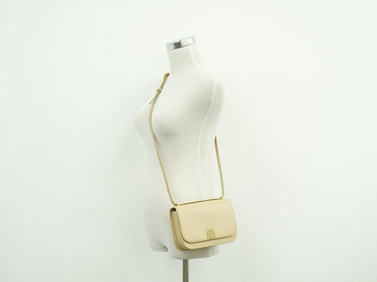 LOEWE ゴヤ スモール ショルダーバッグ ベージュ