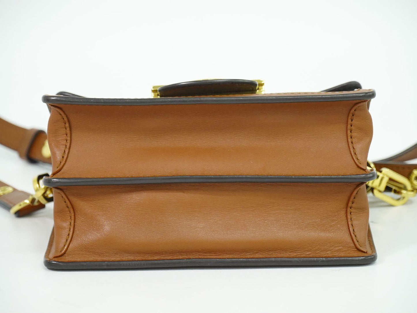 LOUIS VUITTON ドーフィーヌ MINI モノグラム リバース ショルダーバッグ M44580