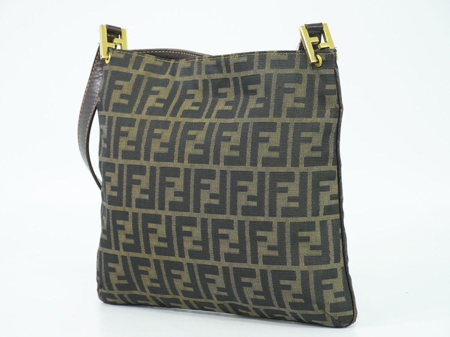 FENDI ズッカ ショルダーバッグ ブラウン