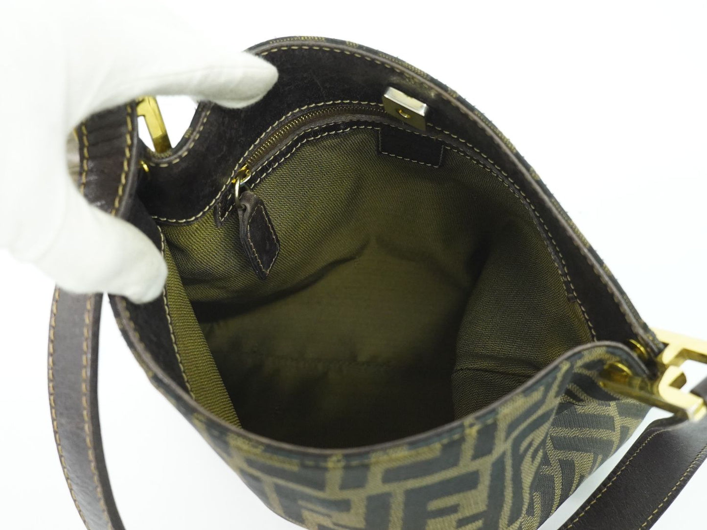 FENDI ズッカ ショルダーバッグ ブラウン