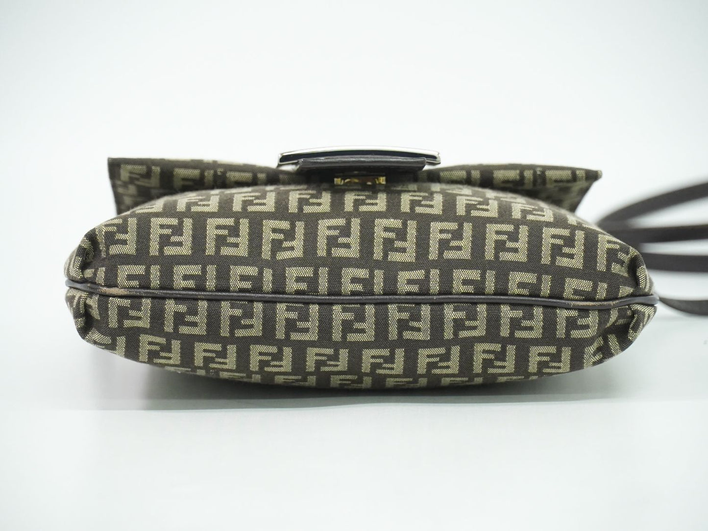 FENDI ズッキーノ ショルダーバッグ ブラウン 8BT075
