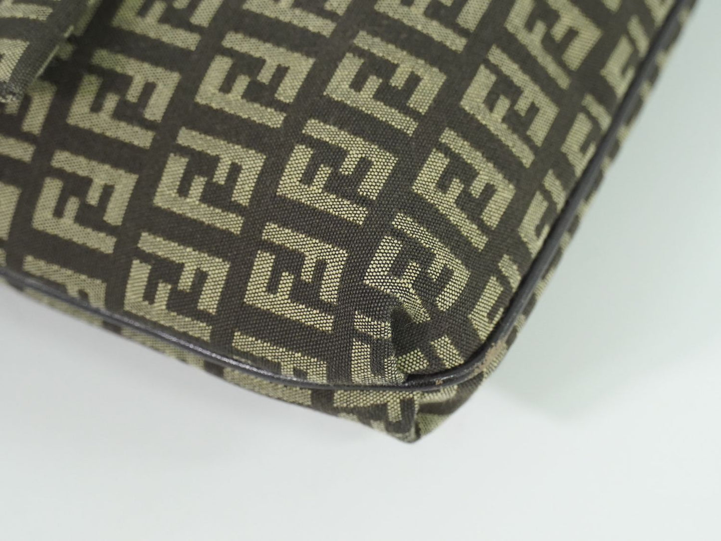 FENDI ズッキーノ ショルダーバッグ ブラウン 8BT075