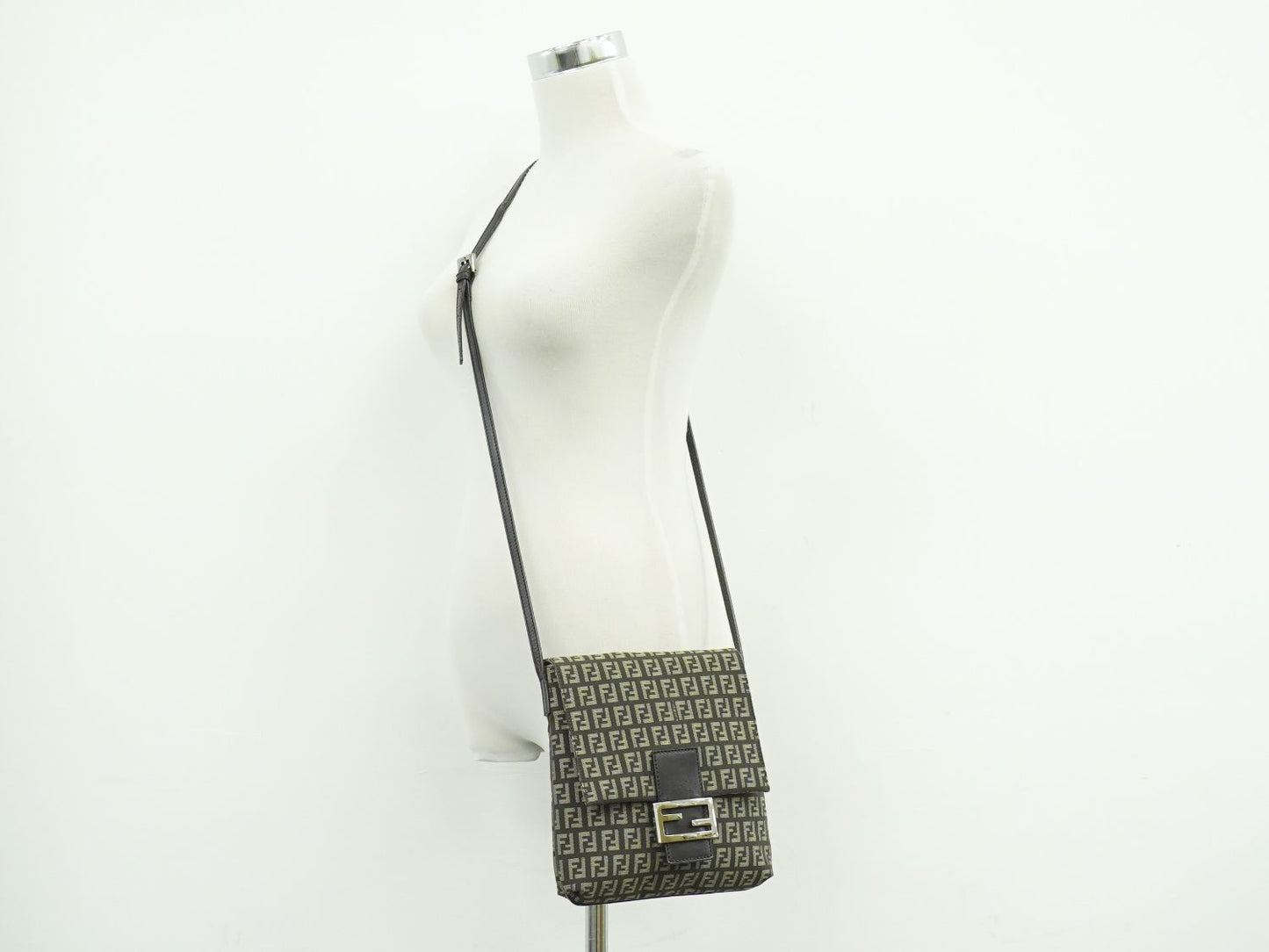 FENDI ズッキーノ ショルダーバッグ ブラウン 8BT075