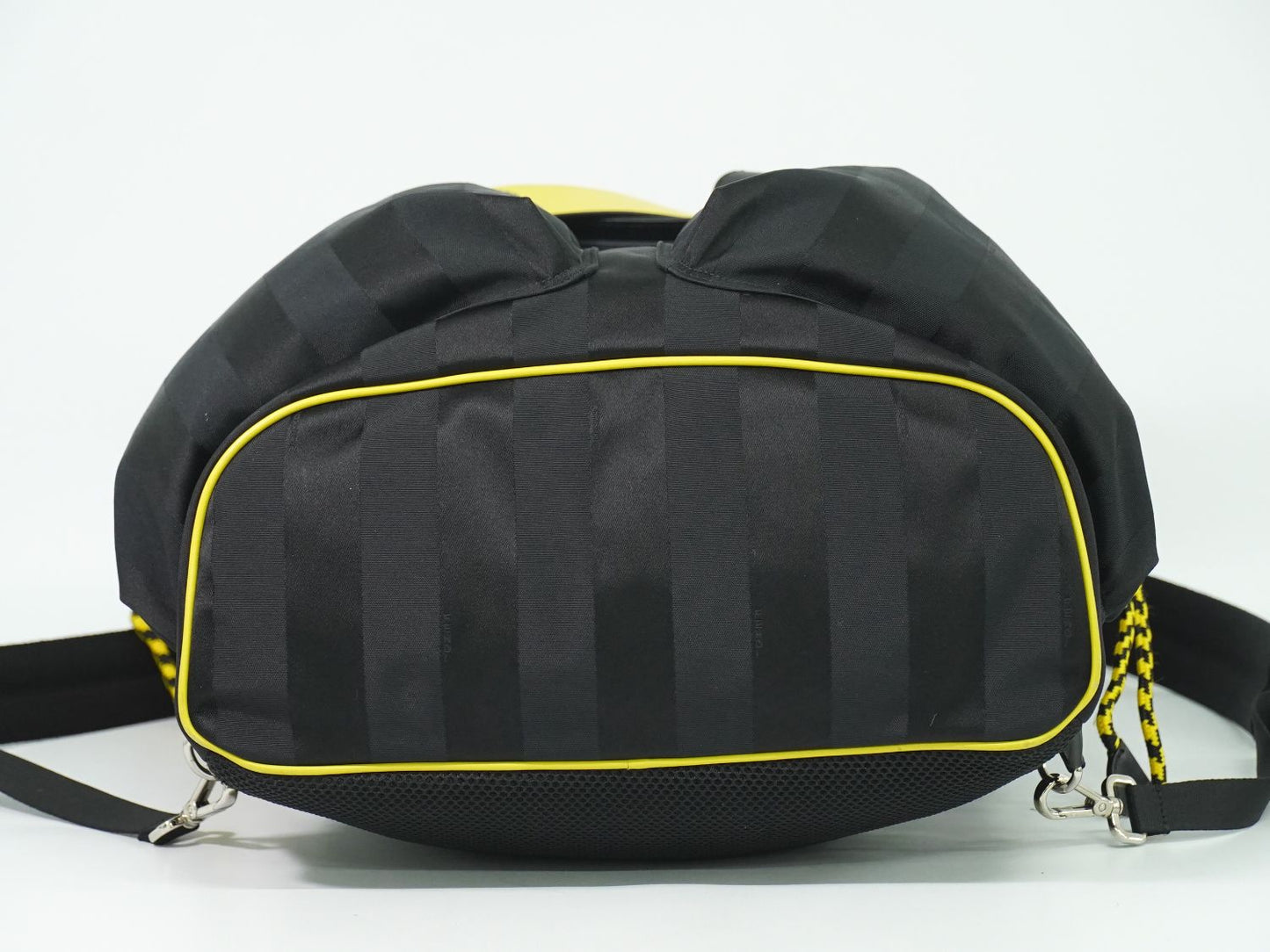 FENDI ストライク ペカン 2WAY リュックサック ブラック イエロー 7VZ056