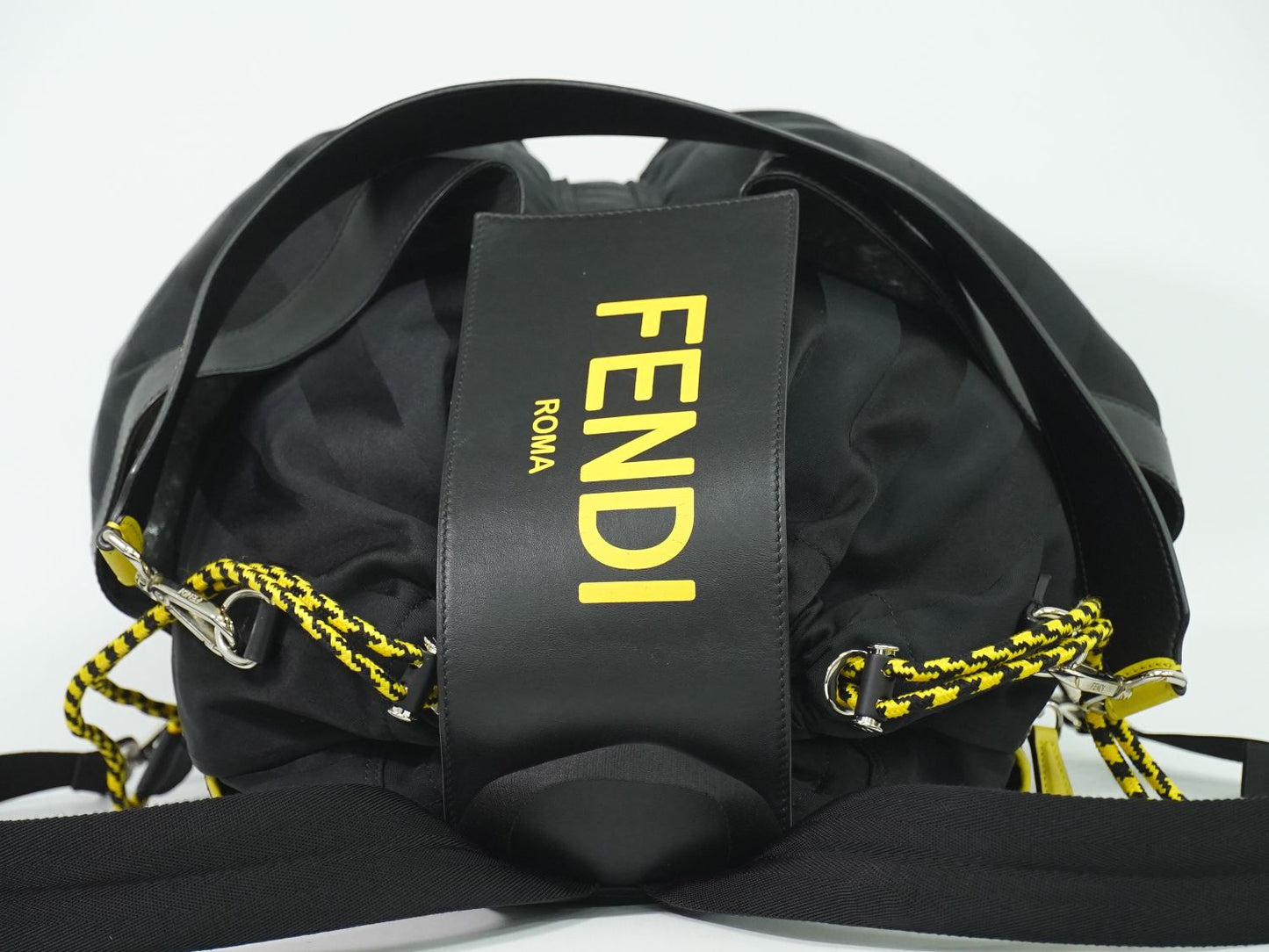 FENDI ストライク ペカン 2WAY リュックサック ブラック イエロー 7VZ056