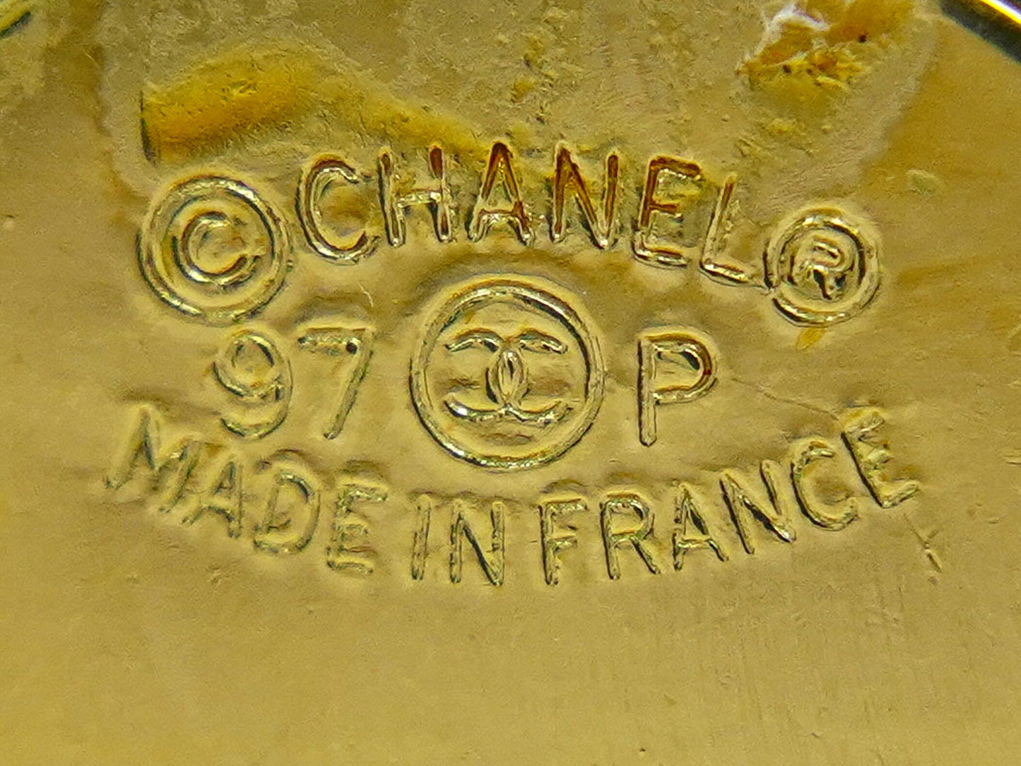 CHANEL ロゴ イヤリング ゴールド ブラック