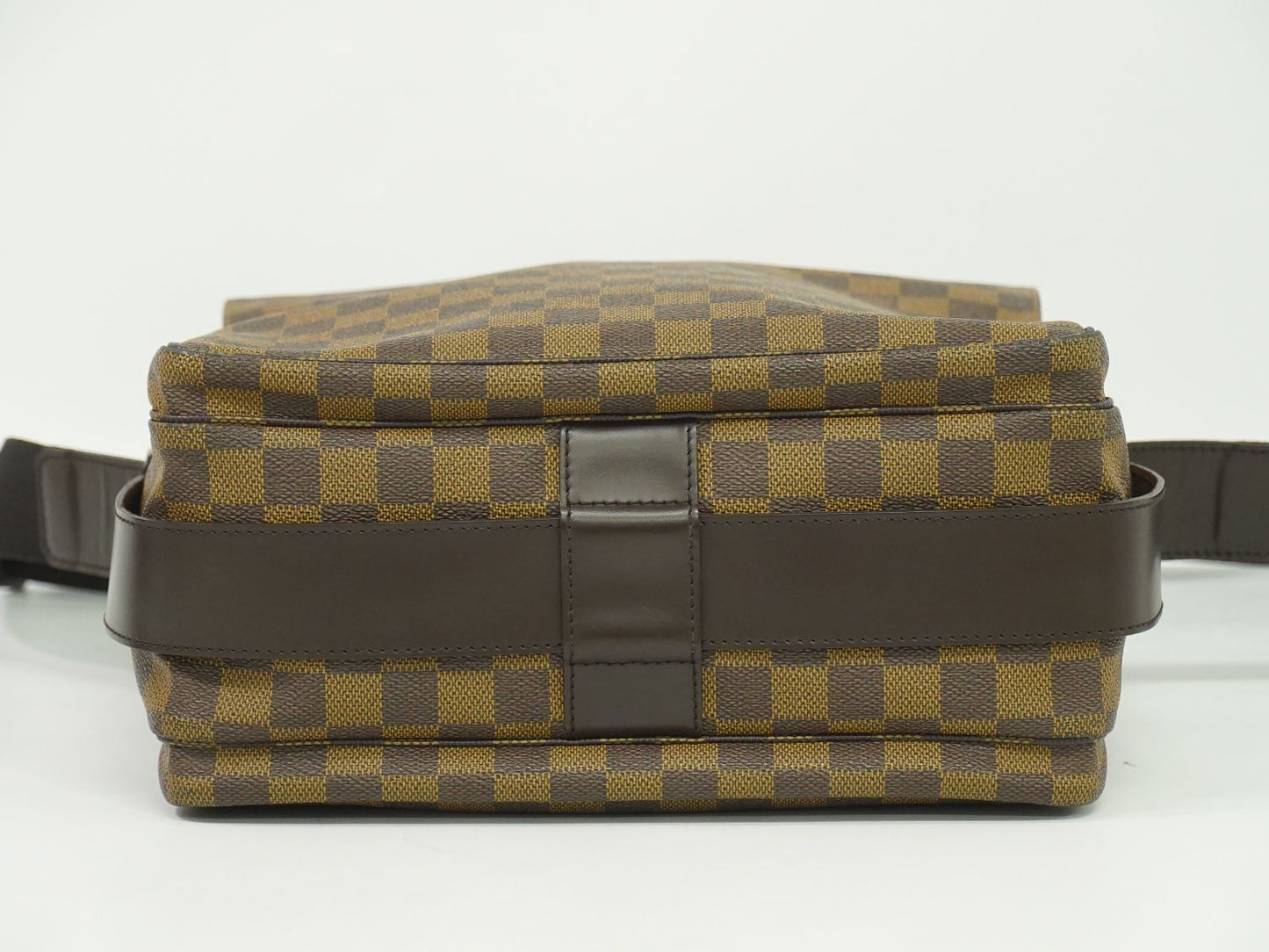LOUIS VUITTON ナヴィグリオ ダミエ エベヌ ショルダーバッグ N45255