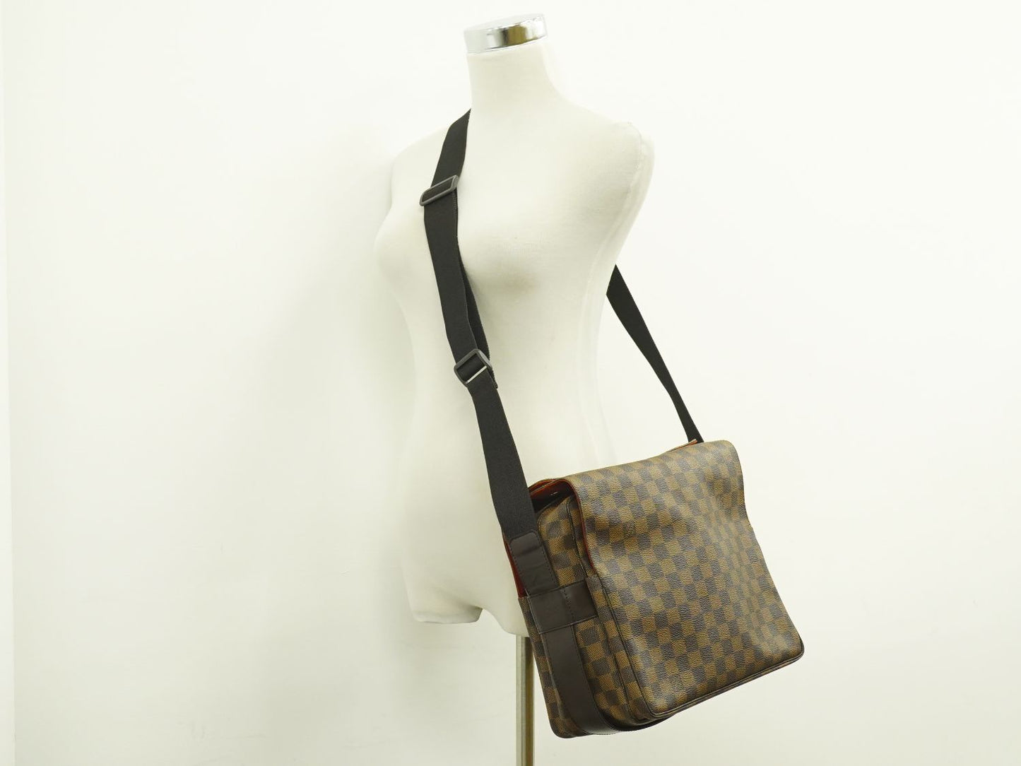 LOUIS VUITTON ナヴィグリオ ダミエ エベヌ ショルダーバッグ N45255